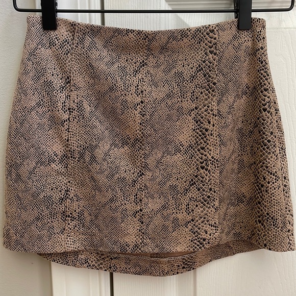 Faux suede snake print mini skirt - Picture 1 of 6